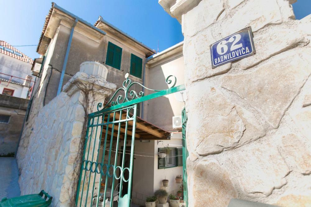 Apartment Antica With Yard & Bbq Сплит Екстериор снимка