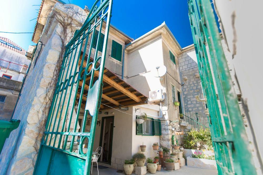Apartment Antica With Yard & Bbq Сплит Екстериор снимка