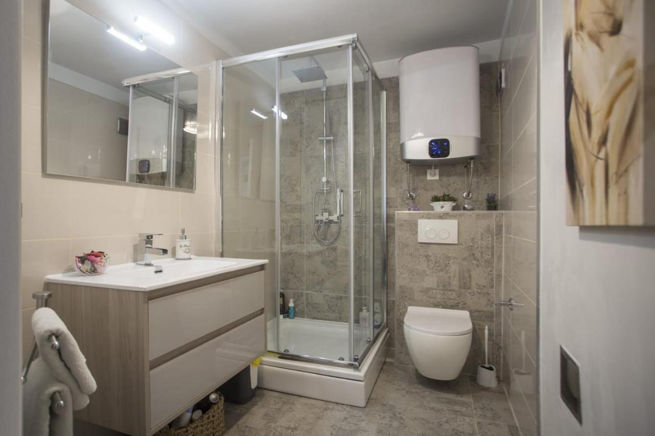 Apartment Antica With Yard & Bbq Сплит Екстериор снимка