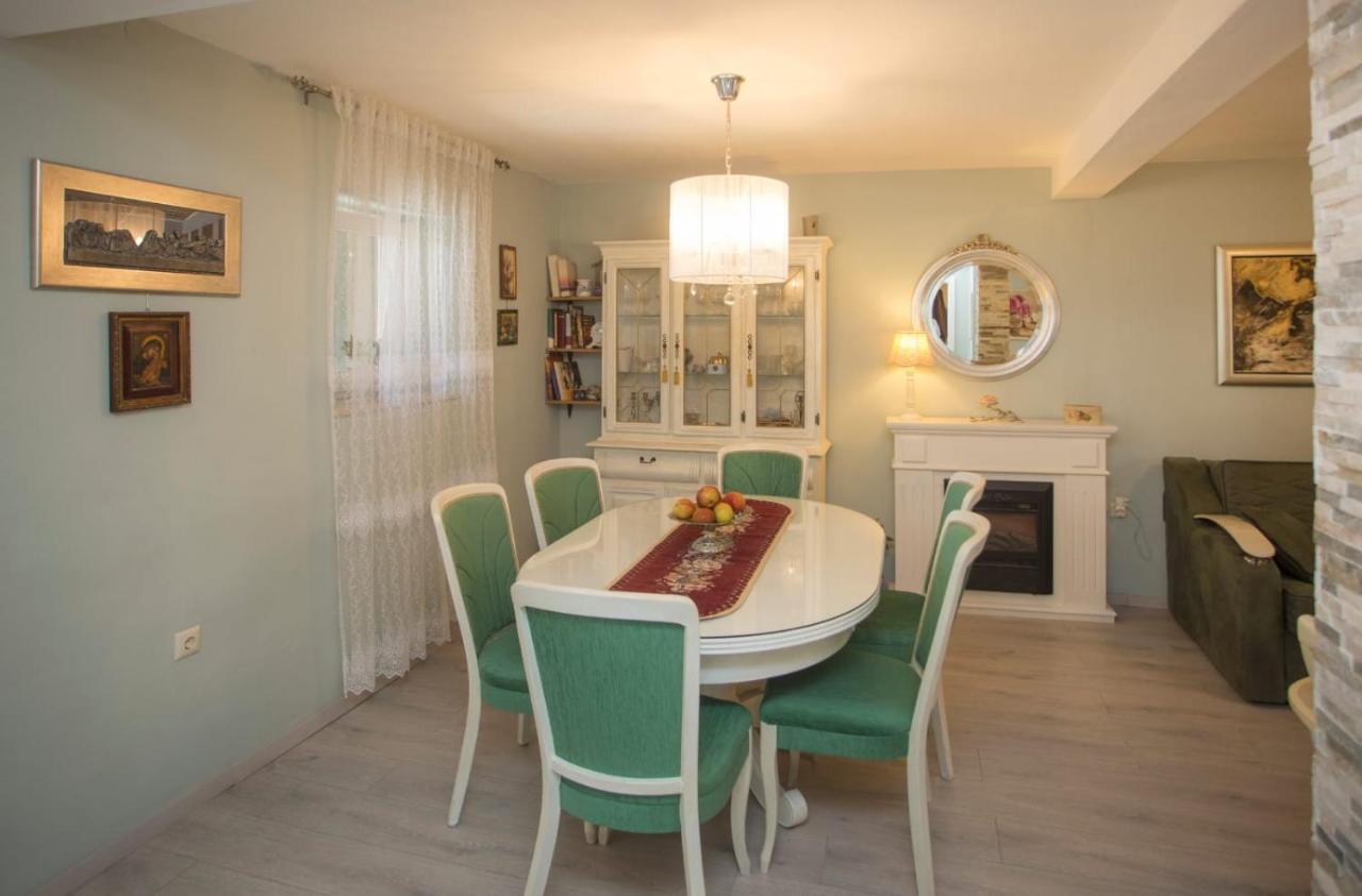 Apartment Antica With Yard & Bbq Сплит Екстериор снимка