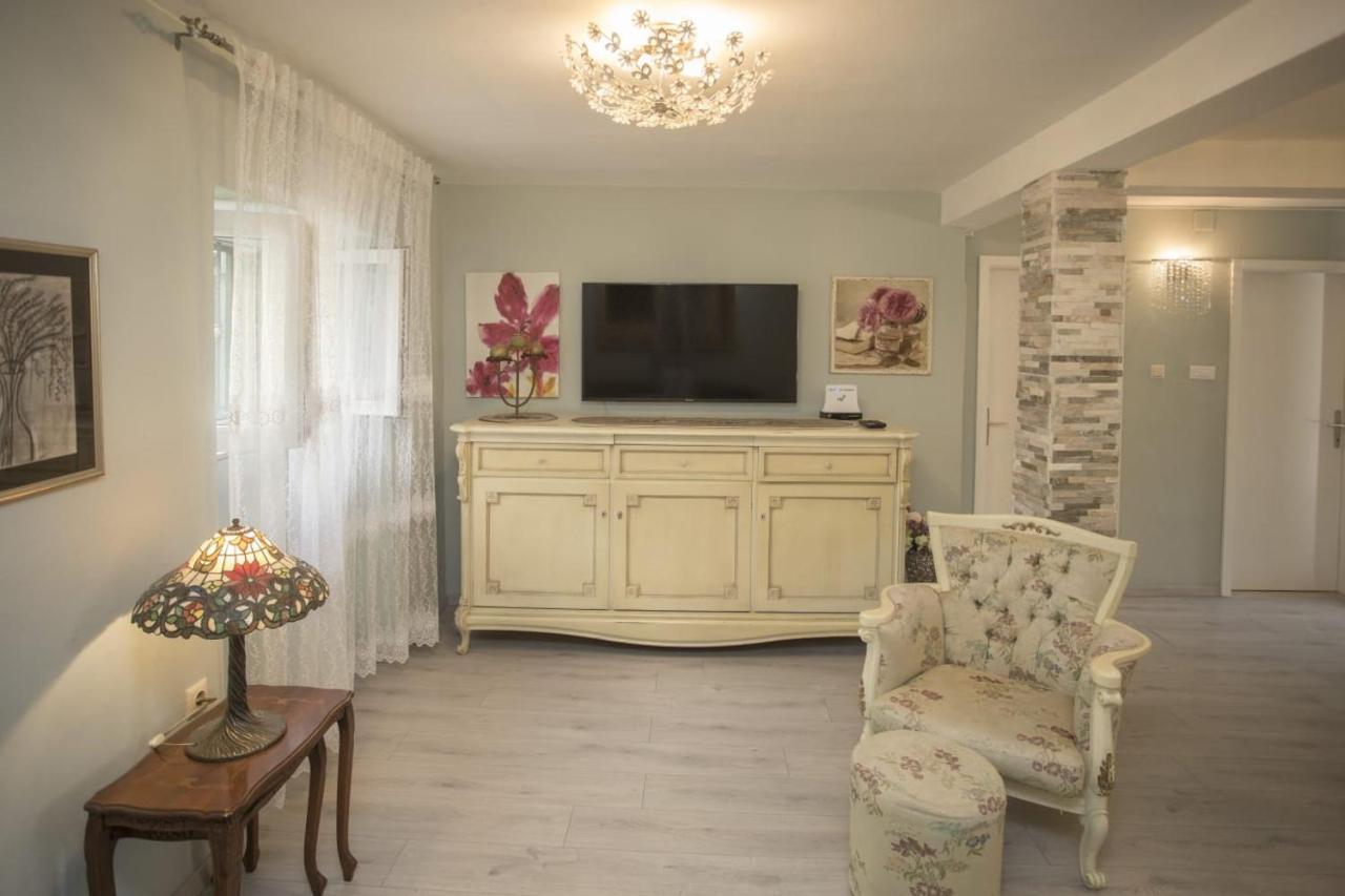Apartment Antica With Yard & Bbq Сплит Екстериор снимка